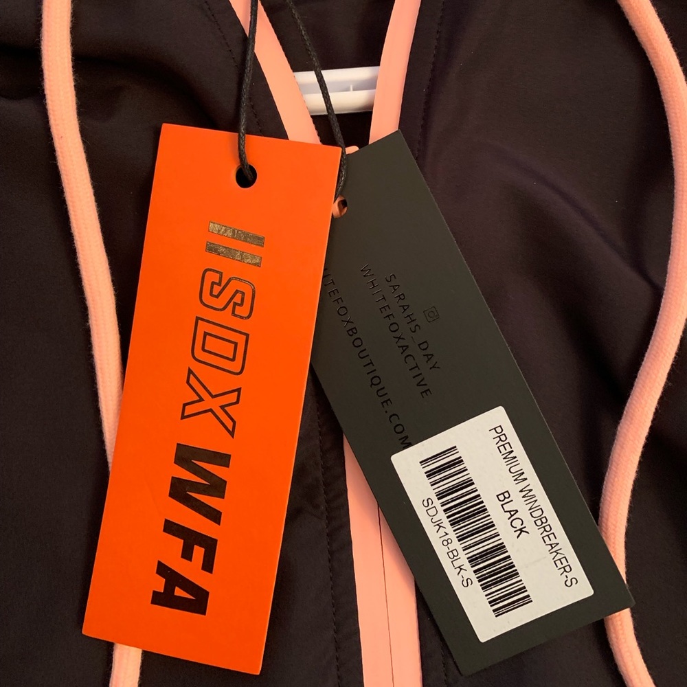 ✨Host Pick✨White Fox Sarah’s Day Premium Windbreaker Black - Picture 6 of 10